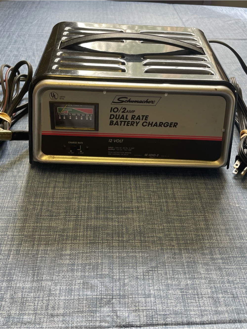 Schumacher 10/2 Amp Dual Rate Battery Charger SE-1010-2 Tested Works
